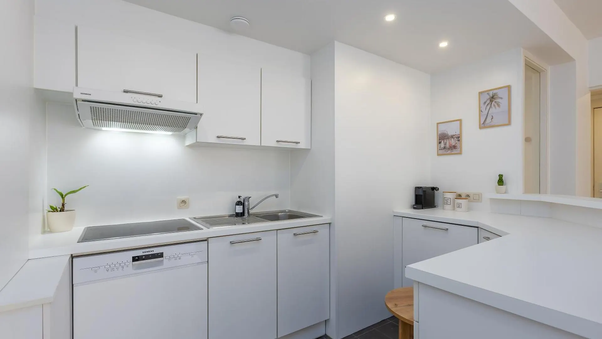 Miramar - Garage Available Apartment Ostend